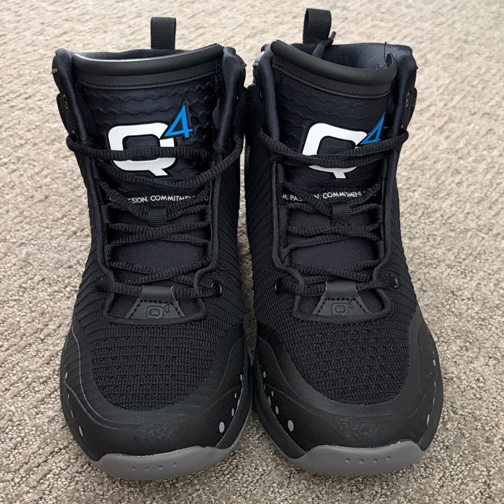 Q4 495 KOM Press Sneakers